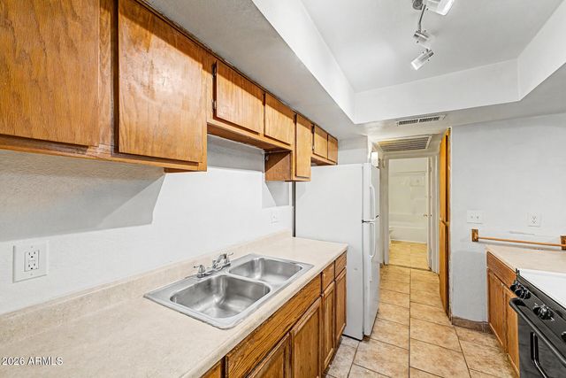 18202 N CAVE CREEK Road NW 224, Phoenix, AZ 85032
