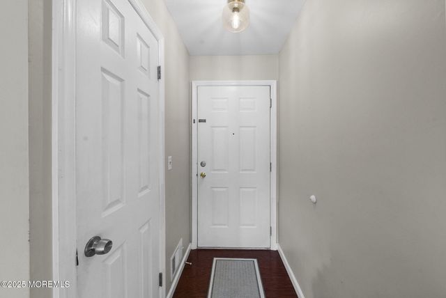 7 Basset Court, Tinton Falls, NJ 07753