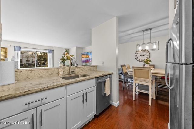 7 Basset Court, Tinton Falls, NJ 07753