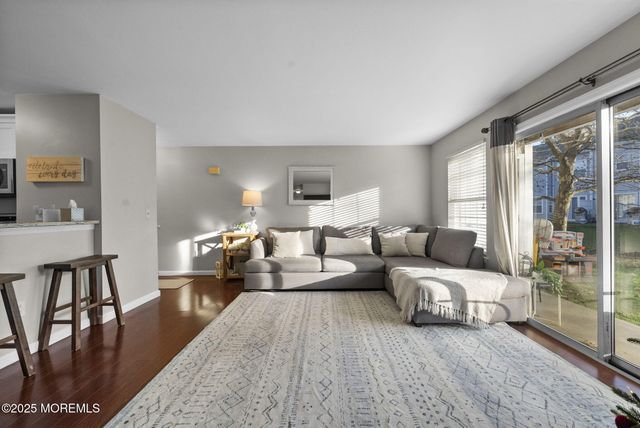 7 Basset Court, Tinton Falls, NJ 07753