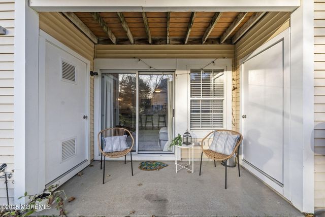 7 Basset Court, Tinton Falls, NJ 07753