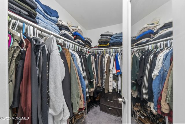 7 Basset Court, Tinton Falls, NJ 07753