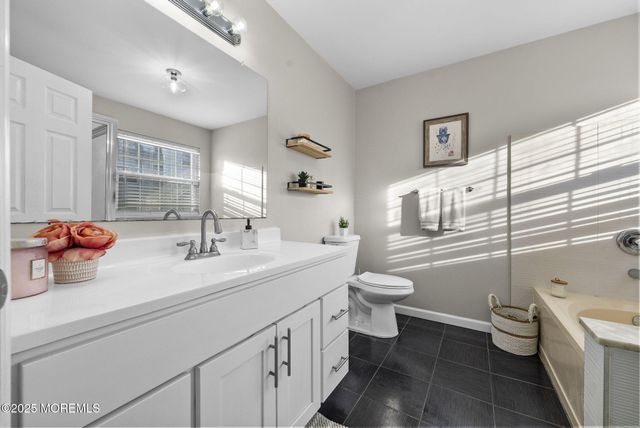 7 Basset Court, Tinton Falls, NJ 07753