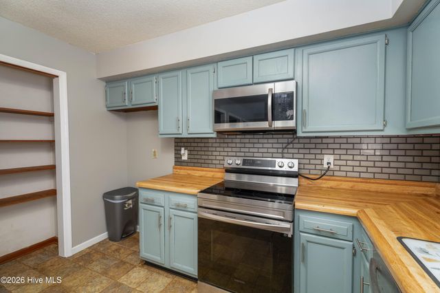 1212 Wolf Swamp Road, Jacksonville, NC 28546