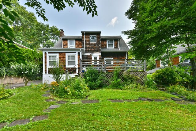 308 38th Road, Douglaston, NY 11363