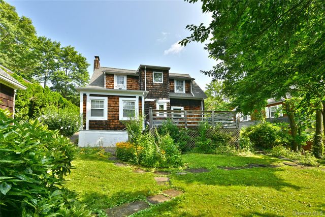 308 38th Road, Douglaston, NY 11363