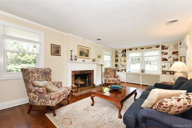 308 38th Road, Douglaston, NY 11363
