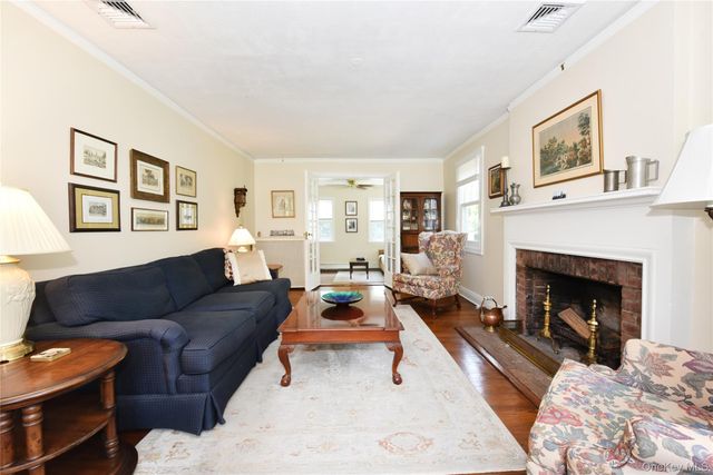 308 38th Road, Douglaston, NY 11363