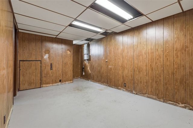 5229 Meadowcrest Rd, Baldwin Boro, PA 15236