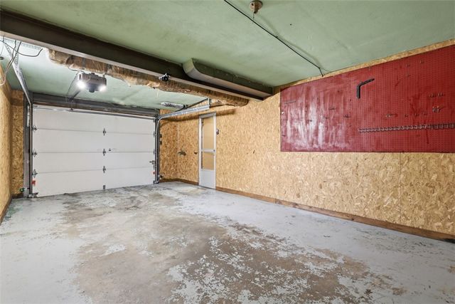 5229 Meadowcrest Rd, Baldwin Boro, PA 15236