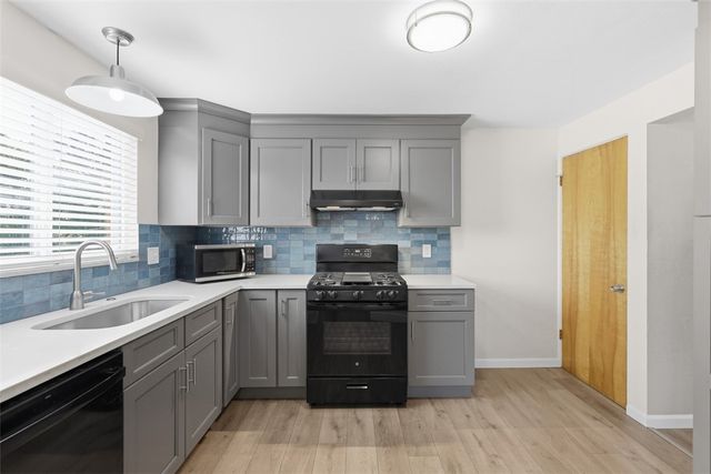 5229 Meadowcrest Rd, Baldwin Boro, PA 15236