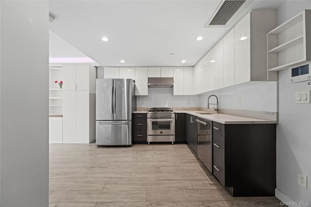 97-45 63RD Drive 5C, Rego Park, NY 11374