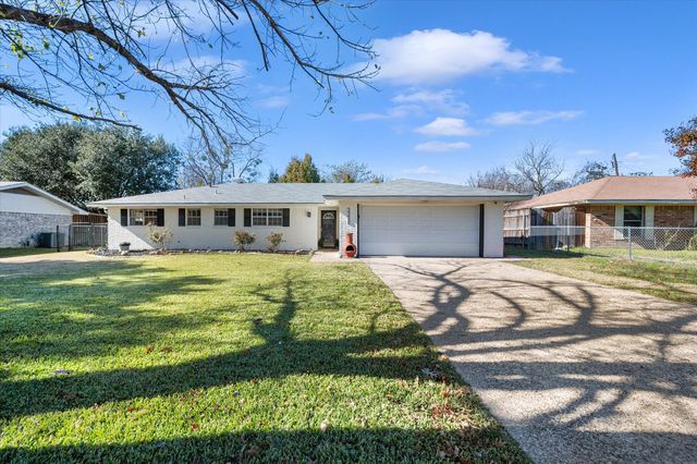 3300 Purdue Drive, Corsicana, TX 75110