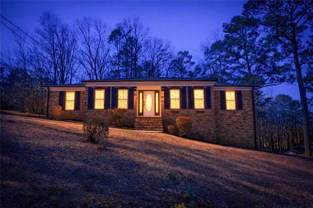 2087 Tanglewood Drive, Snellville, GA 30078