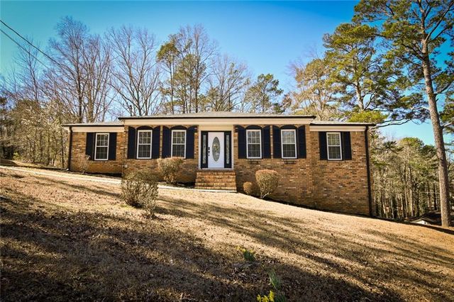 2087 Tanglewood Drive, Snellville, GA 30078