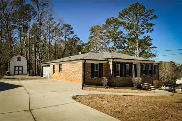 2087 Tanglewood Drive, Snellville, GA 30078