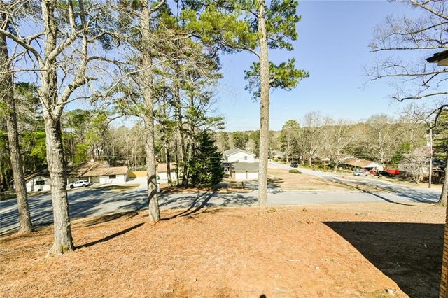 2087 Tanglewood Drive, Snellville, GA 30078