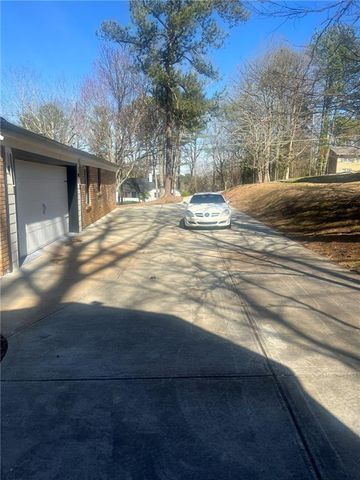 2087 Tanglewood Drive, Snellville, GA 30078