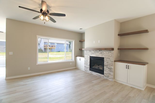 864 Bucknell Lane SE, Stewartville, MN 55976