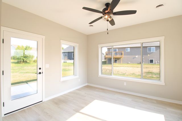 864 Bucknell Lane SE, Stewartville, MN 55976