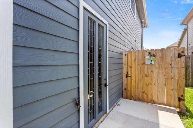 8319 Lemongrass Avenue, Baytown, TX 77521