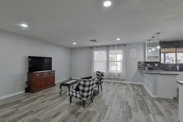 8319 Lemongrass Avenue, Baytown, TX 77521