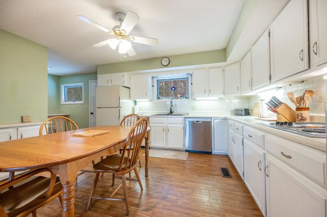 79 Clarina Nichols Lane, Hartford, VT 05059