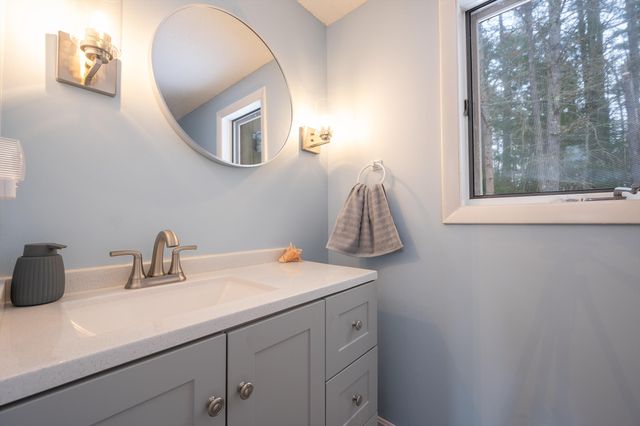 79 Clarina Nichols Lane, Hartford, VT 05059