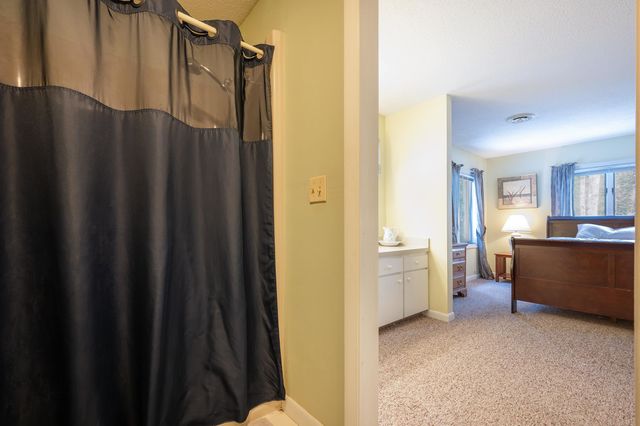 79 Clarina Nichols Lane, Hartford, VT 05059