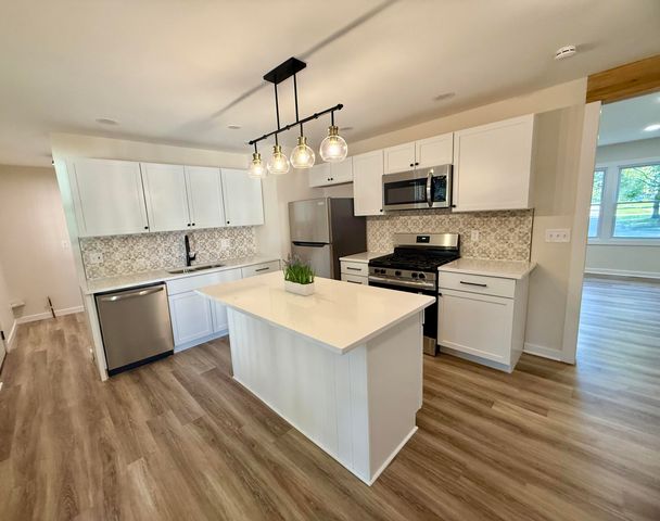 4980 E 27th Avenue, Lake Station, IN 46405