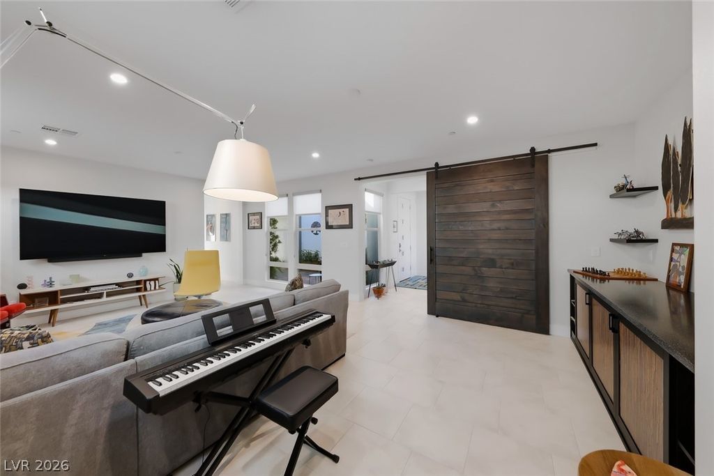 Image 23 of property listing at 1972 Canyon Highlands Drive, Henderson, NV 89052