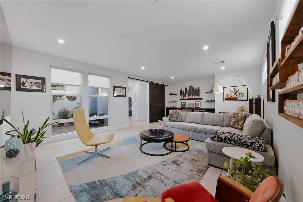 Image 24 of property listing at 1972 Canyon Highlands Drive, Henderson, NV 89052