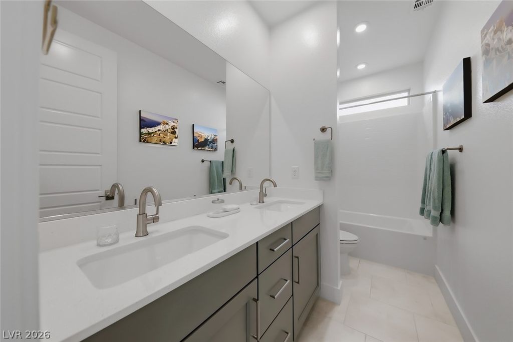Image 34 of property listing at 1972 Canyon Highlands Drive, Henderson, NV 89052