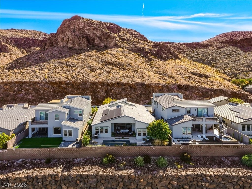 Image 4 of property listing at 1972 Canyon Highlands Drive, Henderson, NV 89052