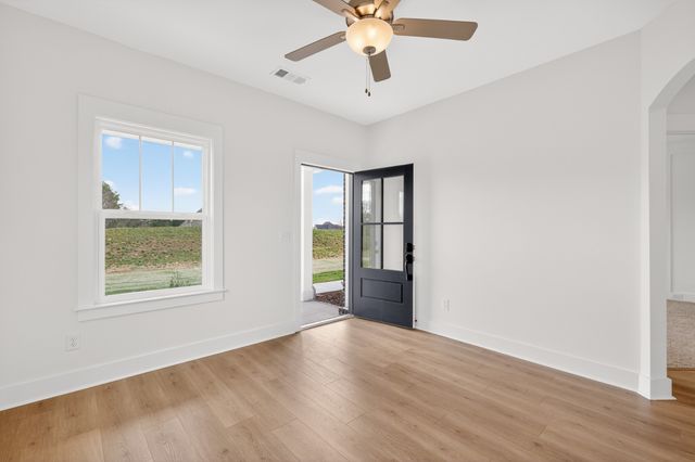 300 Timber Ln, Lebanon, TN 37087