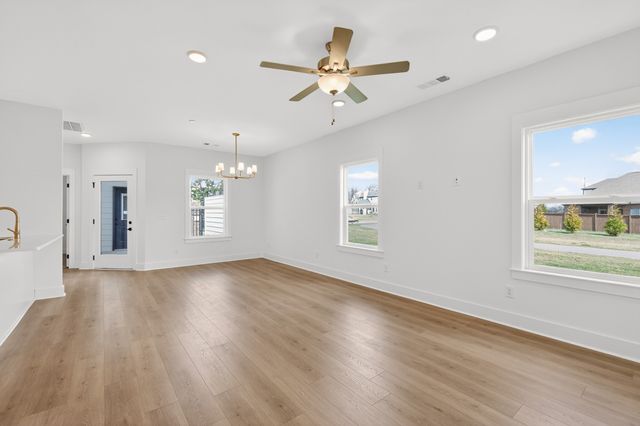 300 Timber Ln, Lebanon, TN 37087