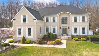 9 Stonegate Drive, Monroe, NJ 08831