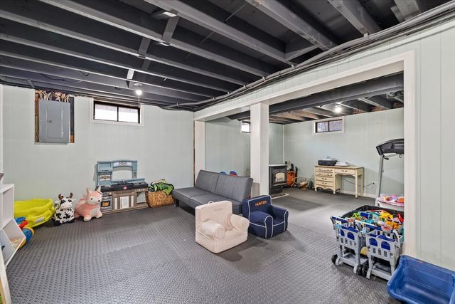 323 Southwick Rd, Westfield, MA 01085