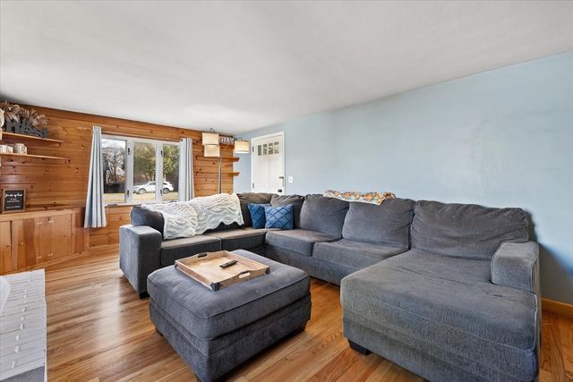 323 Southwick Rd, Westfield, MA 01085