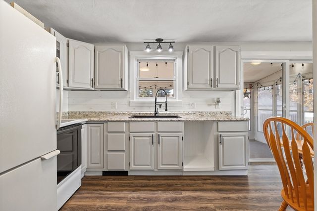 323 Southwick Rd, Westfield, MA 01085