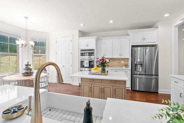 1032 Luxborough Dr, Hendersonville, TN 37075