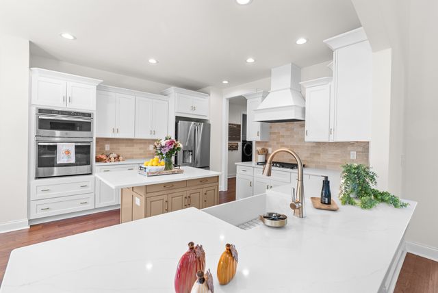 1032 Luxborough Dr, Hendersonville, TN 37075