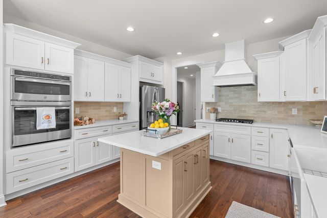 1032 Luxborough Dr, Hendersonville, TN 37075