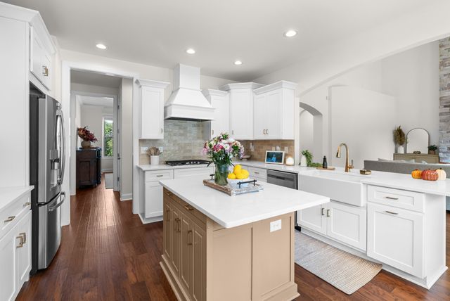 1032 Luxborough Dr, Hendersonville, TN 37075