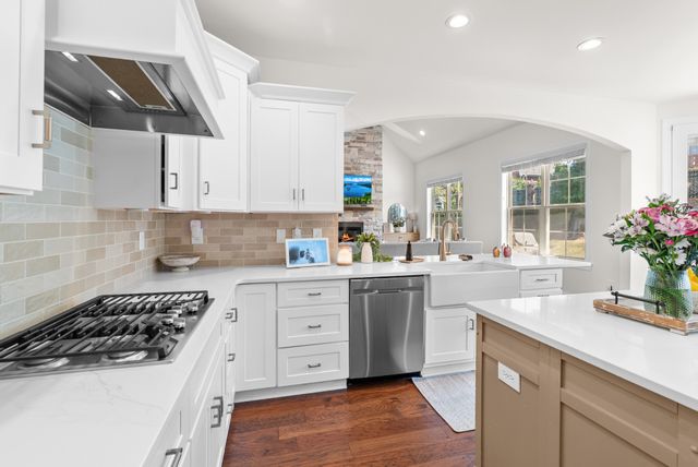 1032 Luxborough Dr, Hendersonville, TN 37075