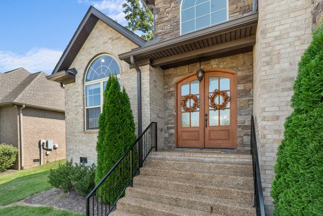 1032 Luxborough Dr, Hendersonville, TN 37075