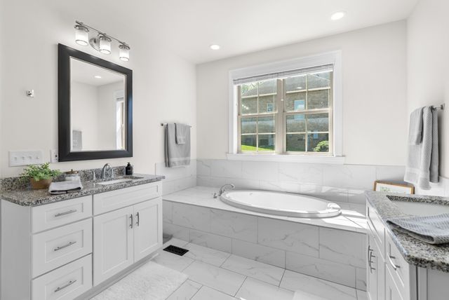 1032 Luxborough Dr, Hendersonville, TN 37075