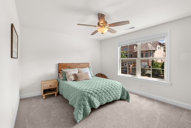 1032 Luxborough Dr, Hendersonville, TN 37075