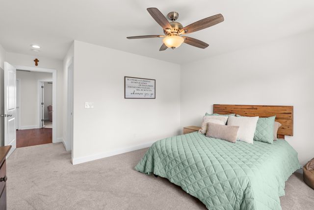 1032 Luxborough Dr, Hendersonville, TN 37075