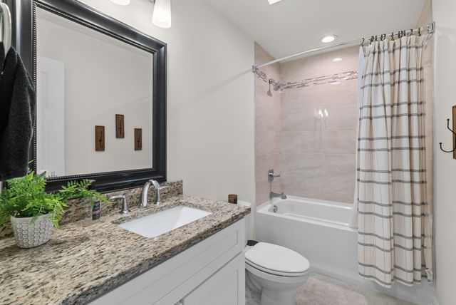 1032 Luxborough Dr, Hendersonville, TN 37075